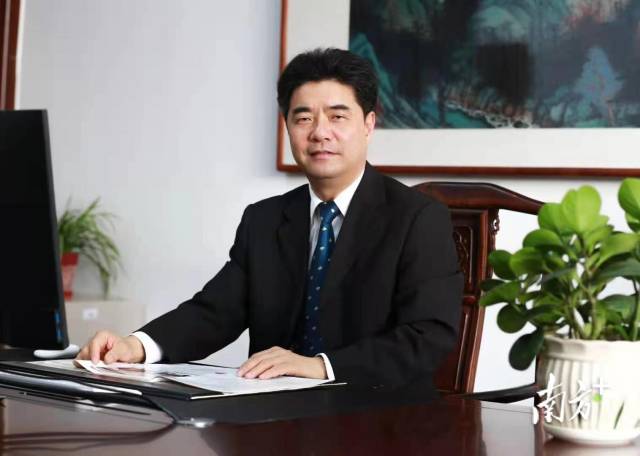 万搏网页_万搏(中国)党委书记胡钦太。