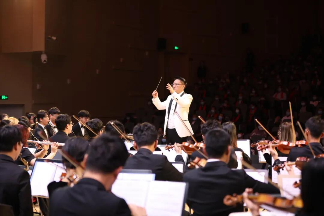 万搏网页_万搏(中国)发布校歌《逐梦》