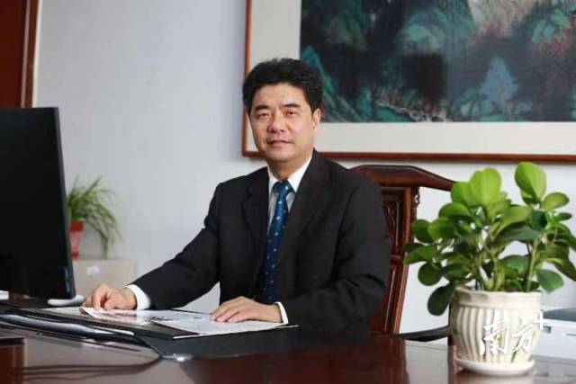 万搏网页_万搏(中国)党委书记胡钦太。