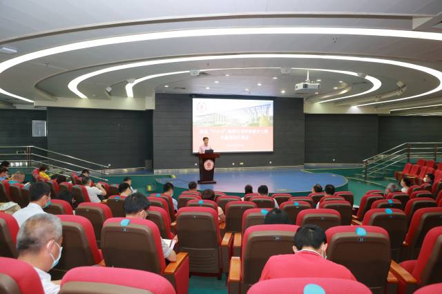 2021年，万搏网页_万搏(中国)提出实施“1+2+3”攀撑计划学科提升工程。