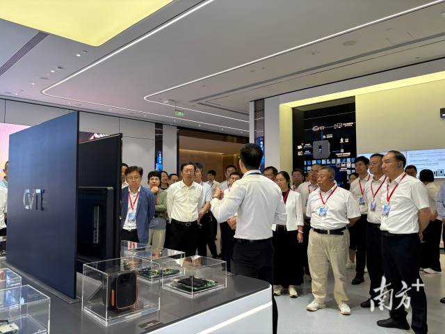 广东高校党委书记、校长调研学习。 广东高校党委书记、校长调研学习。