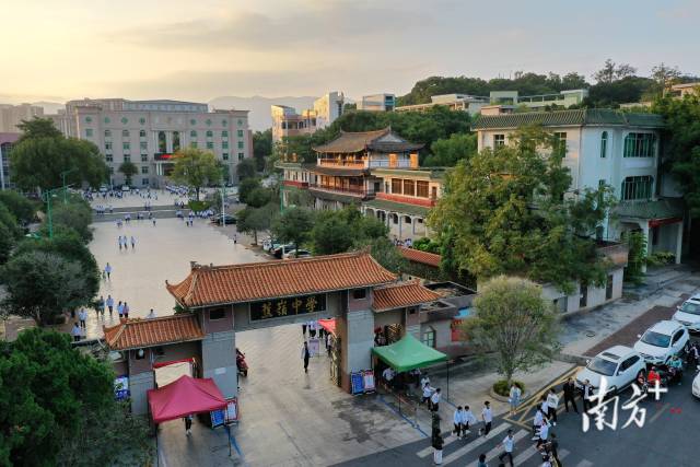 蕉岭中学。受访者供图 蕉岭中学。受访者供图
